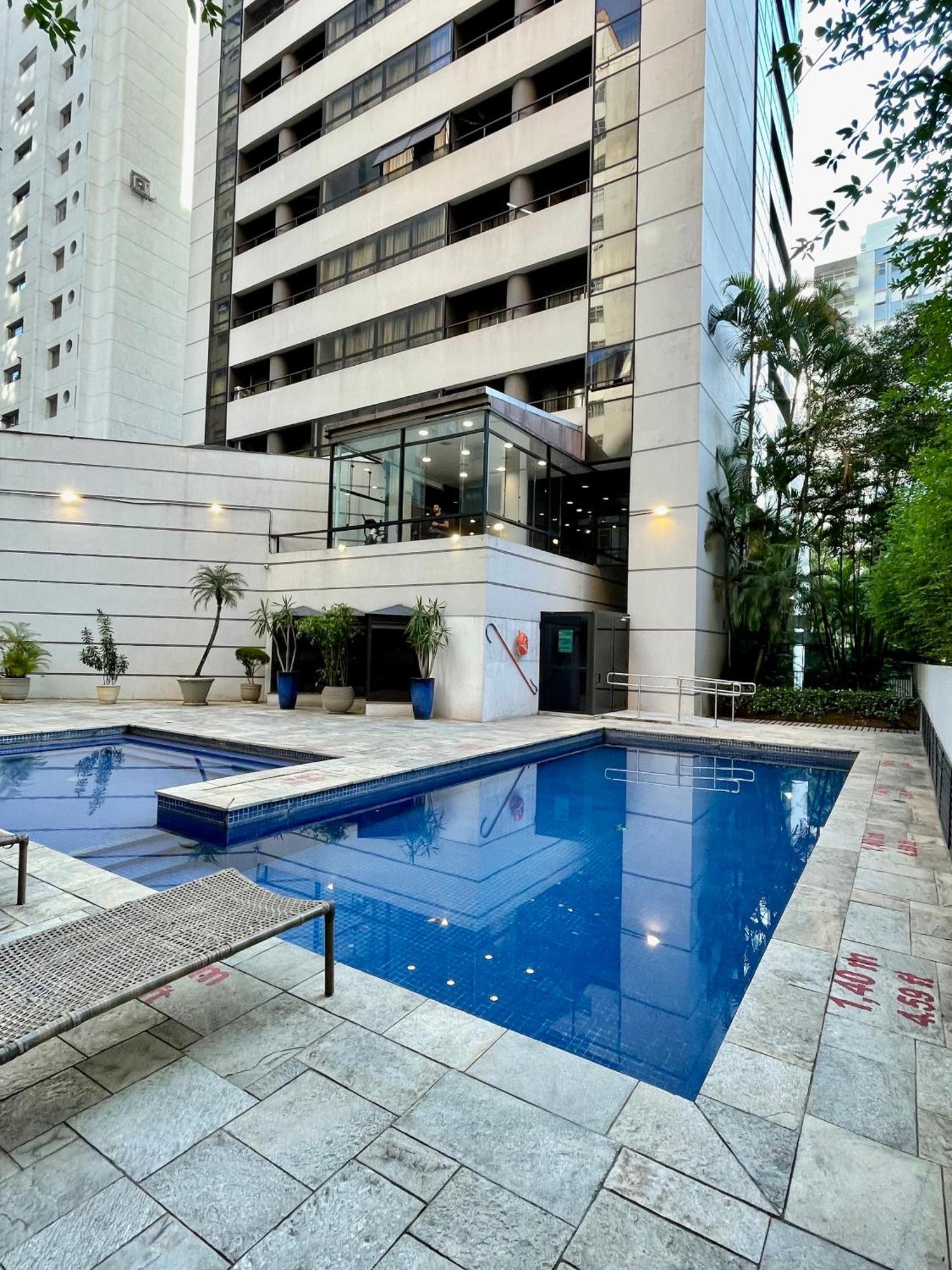 Flat No Q. Paulista Nos Jardins, Com Sacada! Apartamento São Paulo